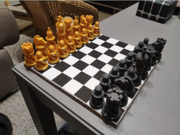 Elegant Spiral Chess Set